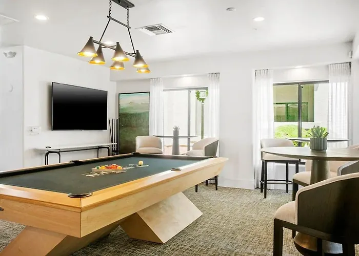 Apartment 2br Cozysuites At Kierland Commons With Pool #02 *