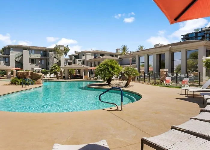 Apartment 2br Cozysuites At Kierland Commons With Pool #02