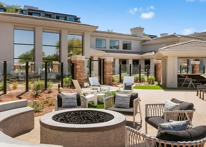 2br Cozysuites At Kierland Commons With Pool #02 Apartment