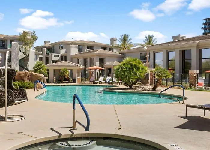Apartment 2br Cozysuites At Kierland Commons With Pool #02