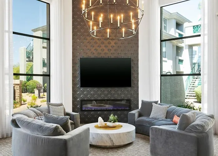 Apartment 2br Cozysuites At Kierland Commons With Pool #02