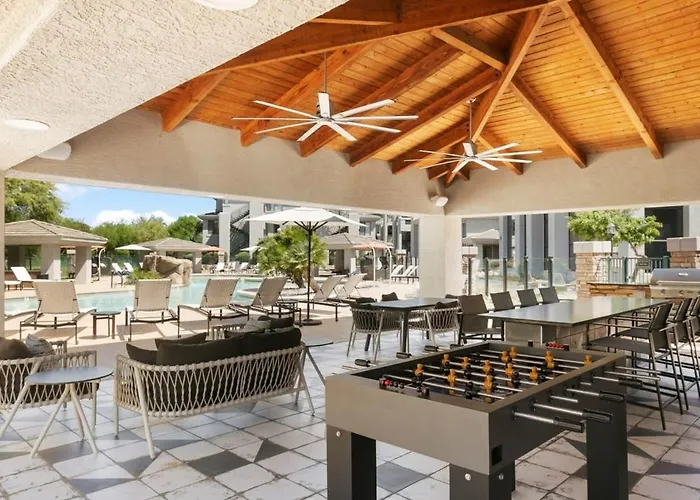 2br Cozysuites At Kierland Commons With Pool #02 Apartment