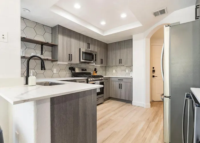 Apartment 2br Cozysuites At Kierland Commons With Pool #02 Scottsdale