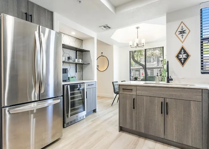 2br Cozysuites At Kierland Commons With Pool #02 Scottsdale
