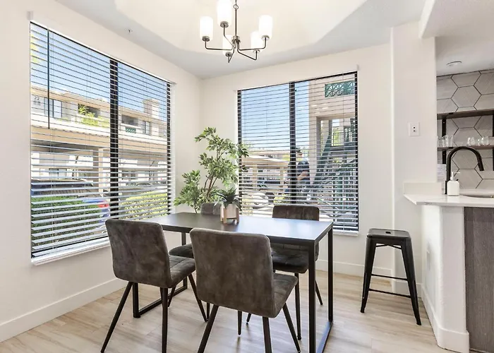 Apartment 2br Cozysuites At Kierland Commons With Pool #02 Scottsdale